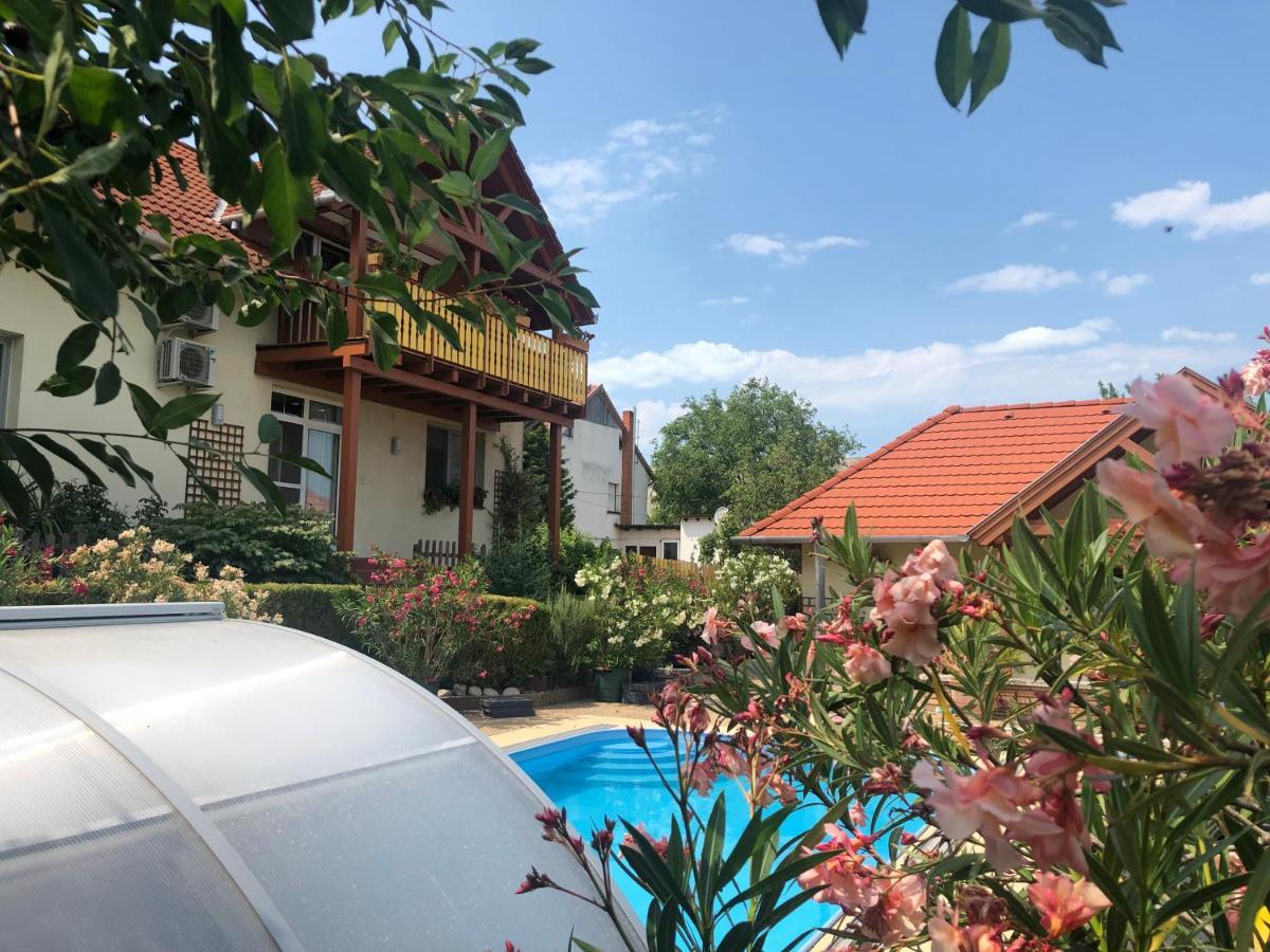 Haus Marika Hotel Siofok Bagian luar foto