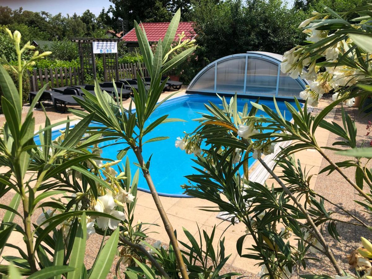Haus Marika Hotel Siofok Bagian luar foto