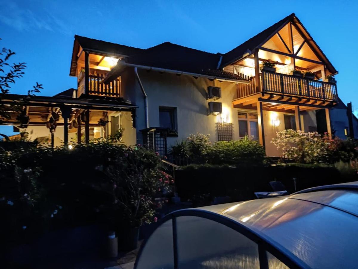 Haus Marika Hotel Siofok Bagian luar foto