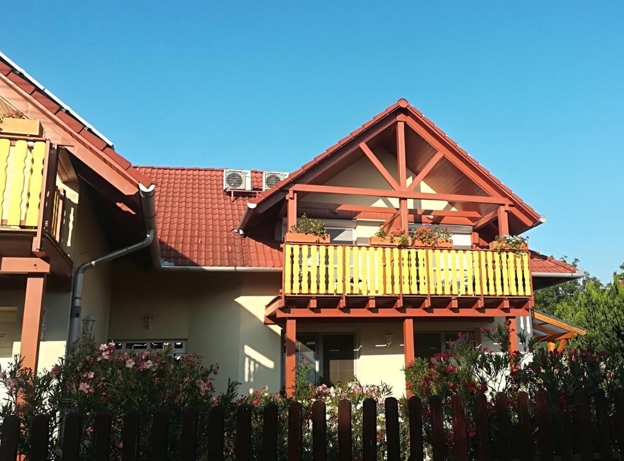 Haus Marika Hotel Siofok Bagian luar foto