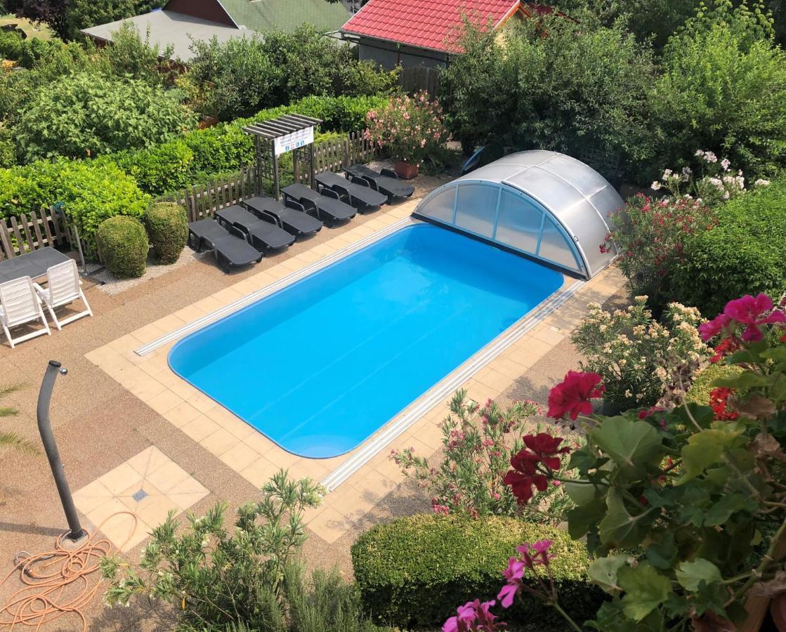 Haus Marika Hotel Siofok Bagian luar foto