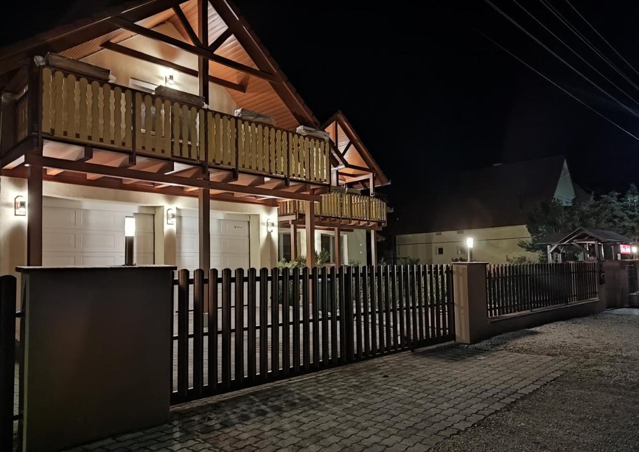 Haus Marika Hotel Siofok Bagian luar foto