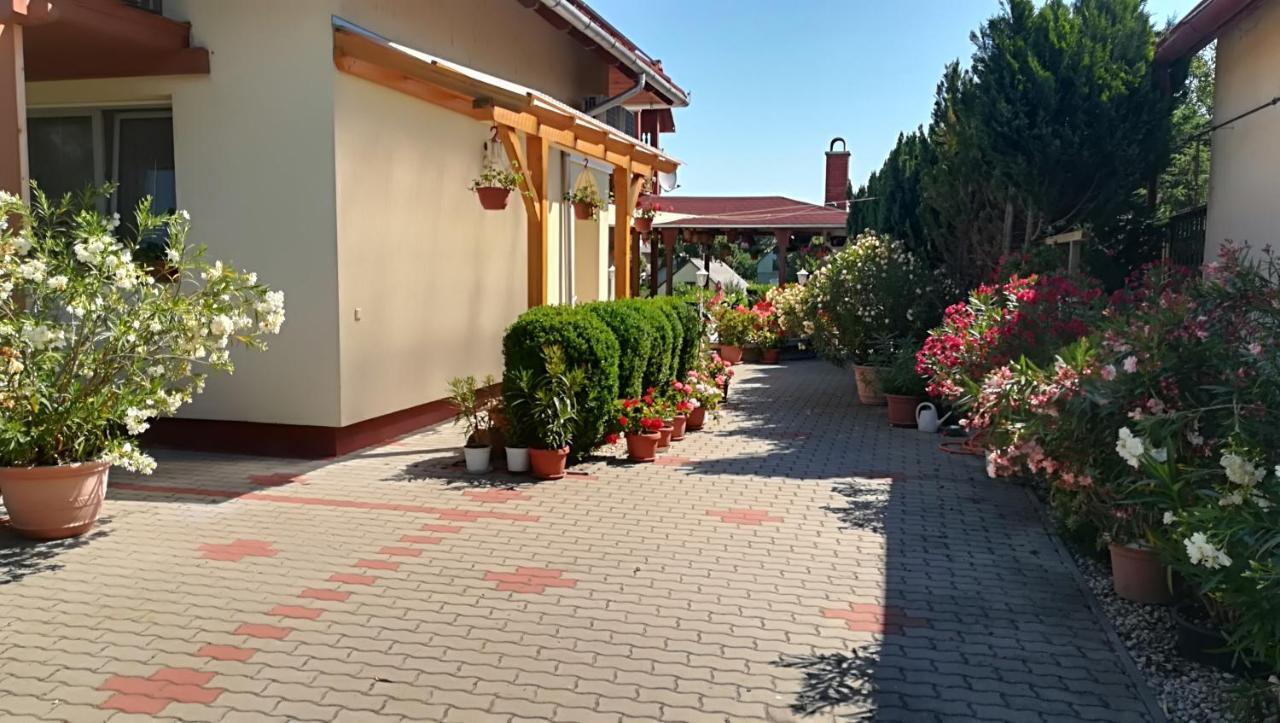 Haus Marika Hotel Siofok Bagian luar foto